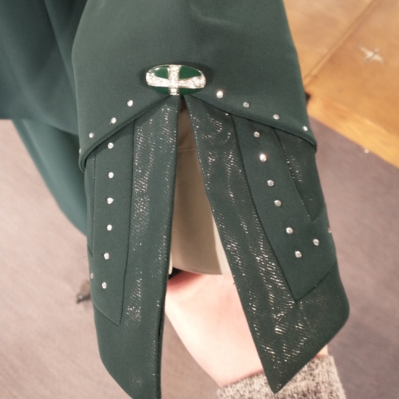 Formal skirt suit - Picture 7 of 9